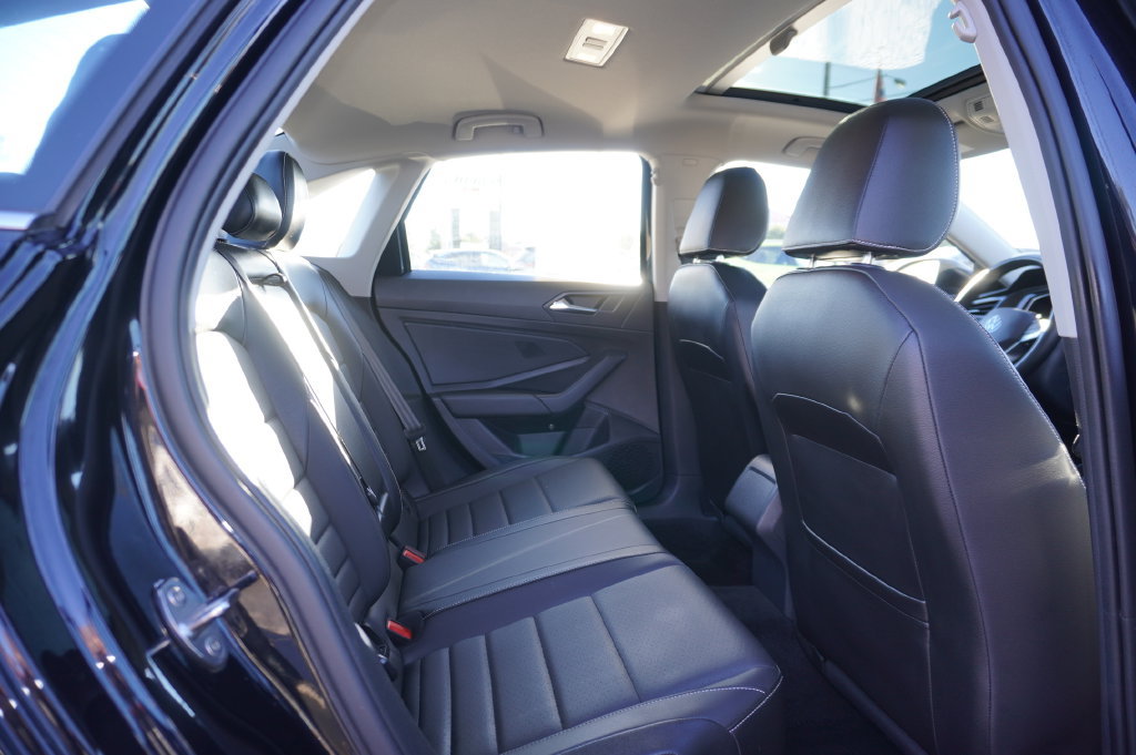 Used 2022 Volkswagen Jetta SE FWD image 25