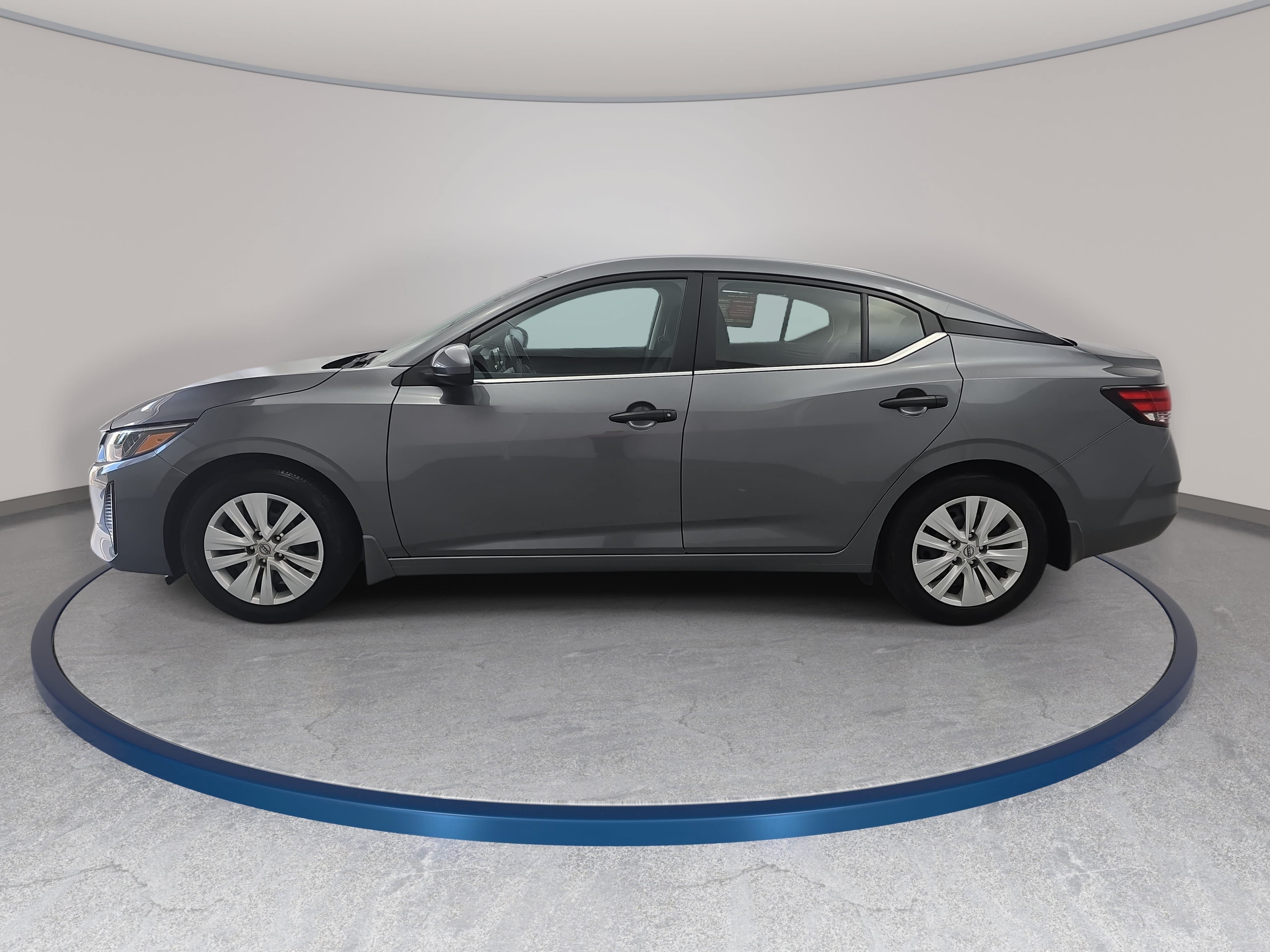 Used 2025 Nissan Sentra S FWD image 8