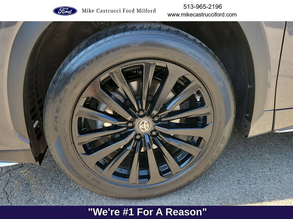Used 2024 Toyota Highlander XSE FWD image 9