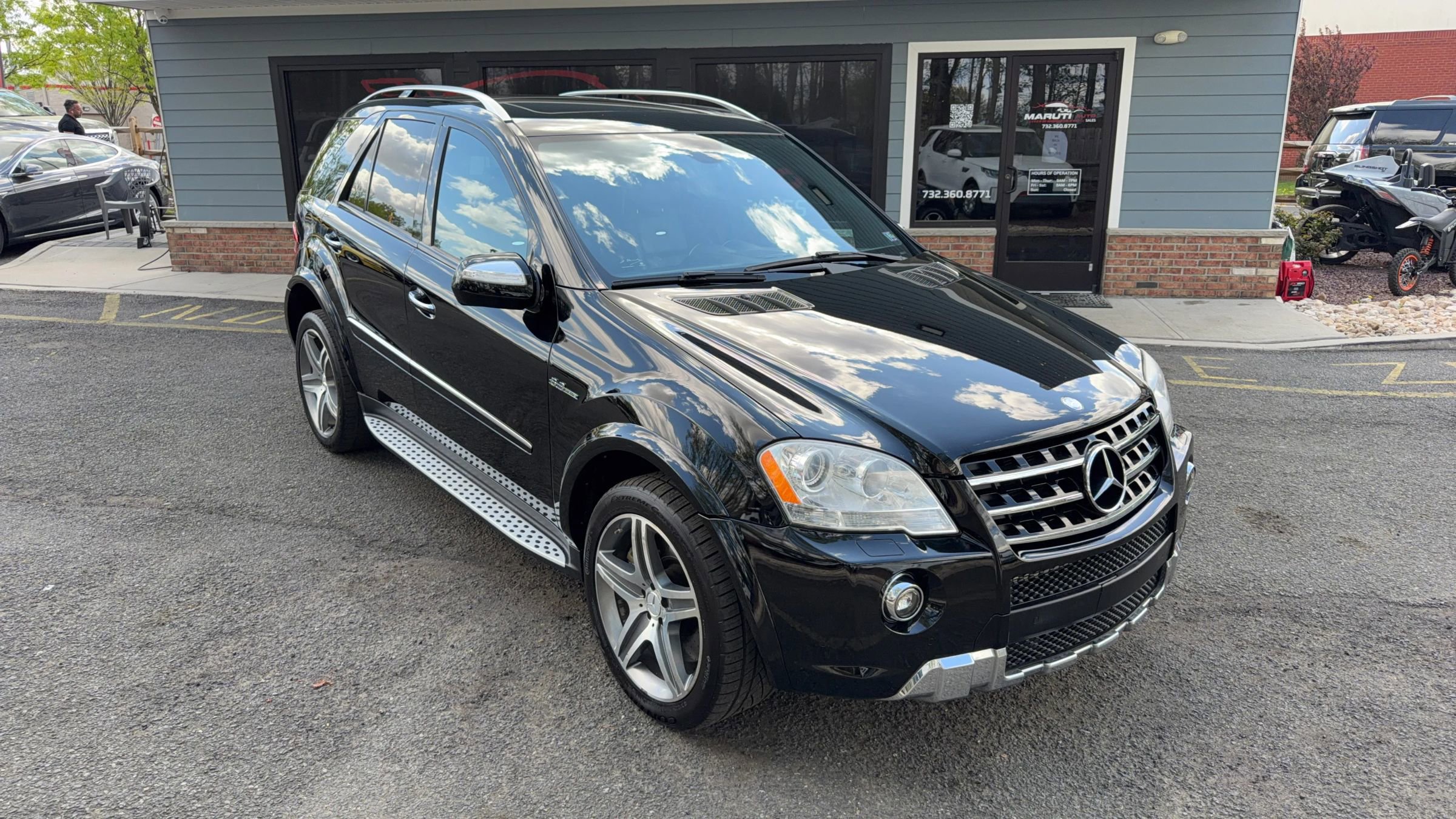 Used 2010 Mercedes-Benz ML 63 AMG 4MATIC image 3