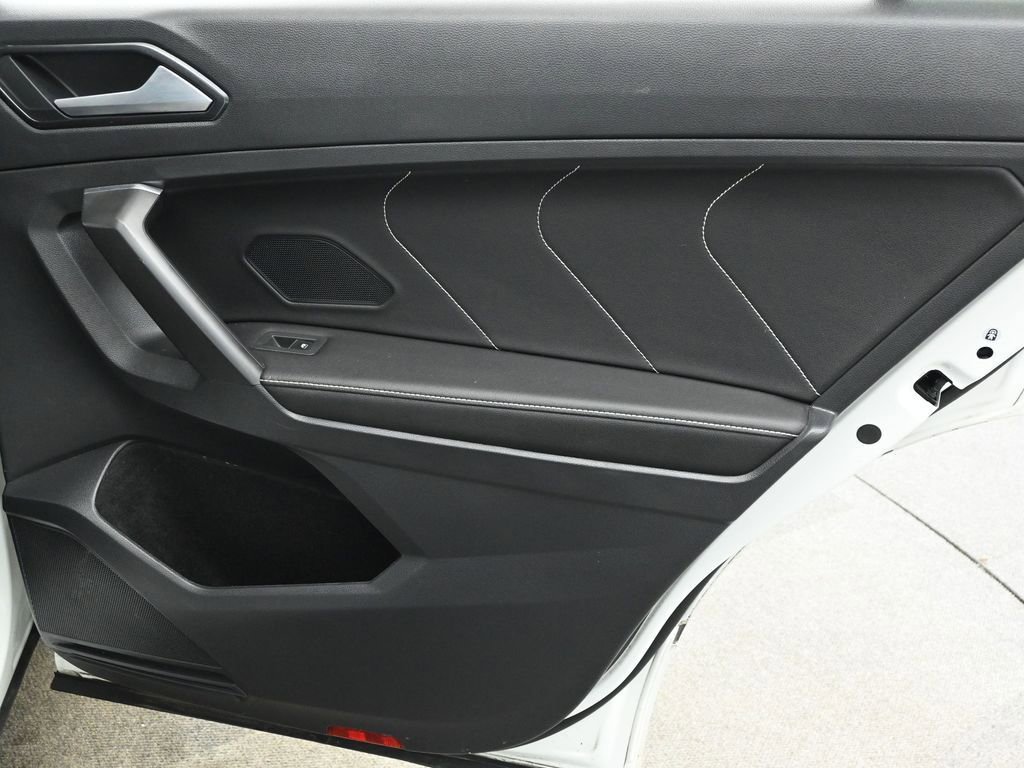 Used 2022 Volkswagen Tiguan SEL R-Line image 17