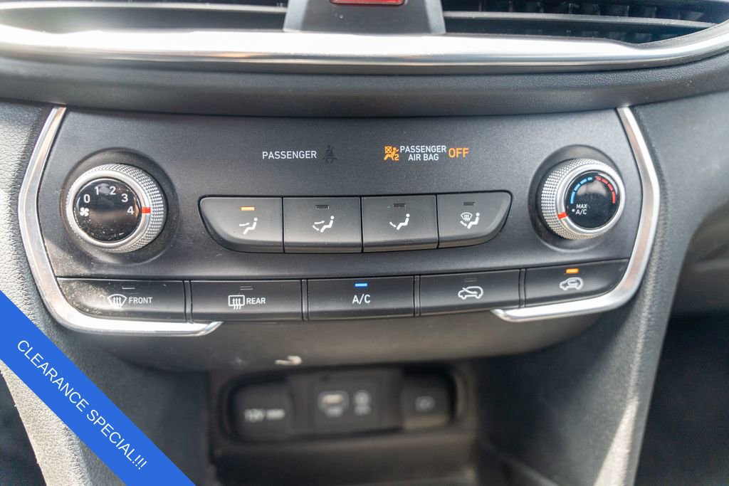 Used 2020 Hyundai Santa Fe SE image 26