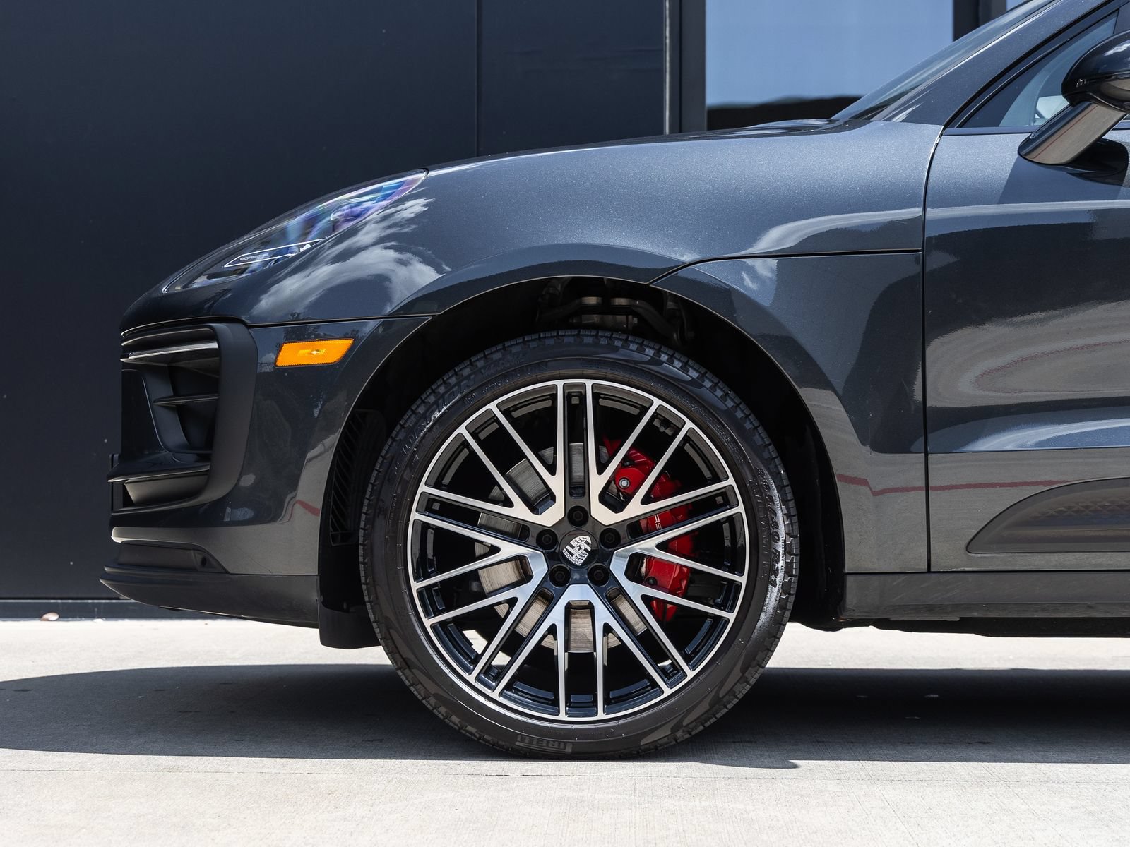 Certified 2024 Porsche Macan S AWD/4WD image 13