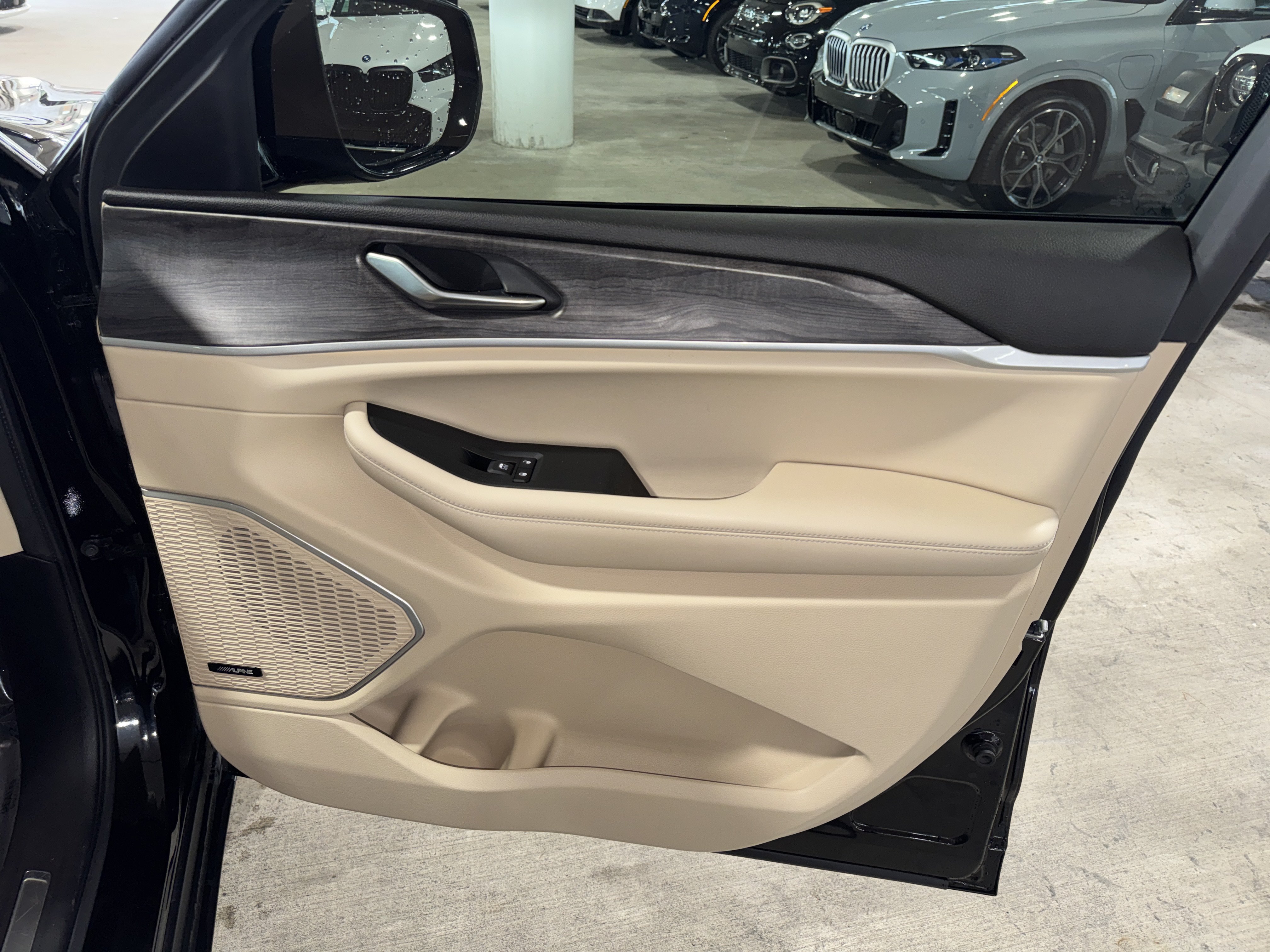 Used 2021 Jeep Grand Cherokee L Limited RWD image 9