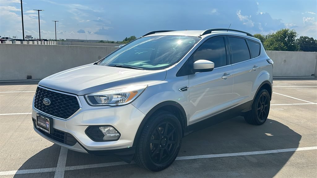 Used 2018 Ford Escape SE w/ SE Sync 3 Package FWD image 8