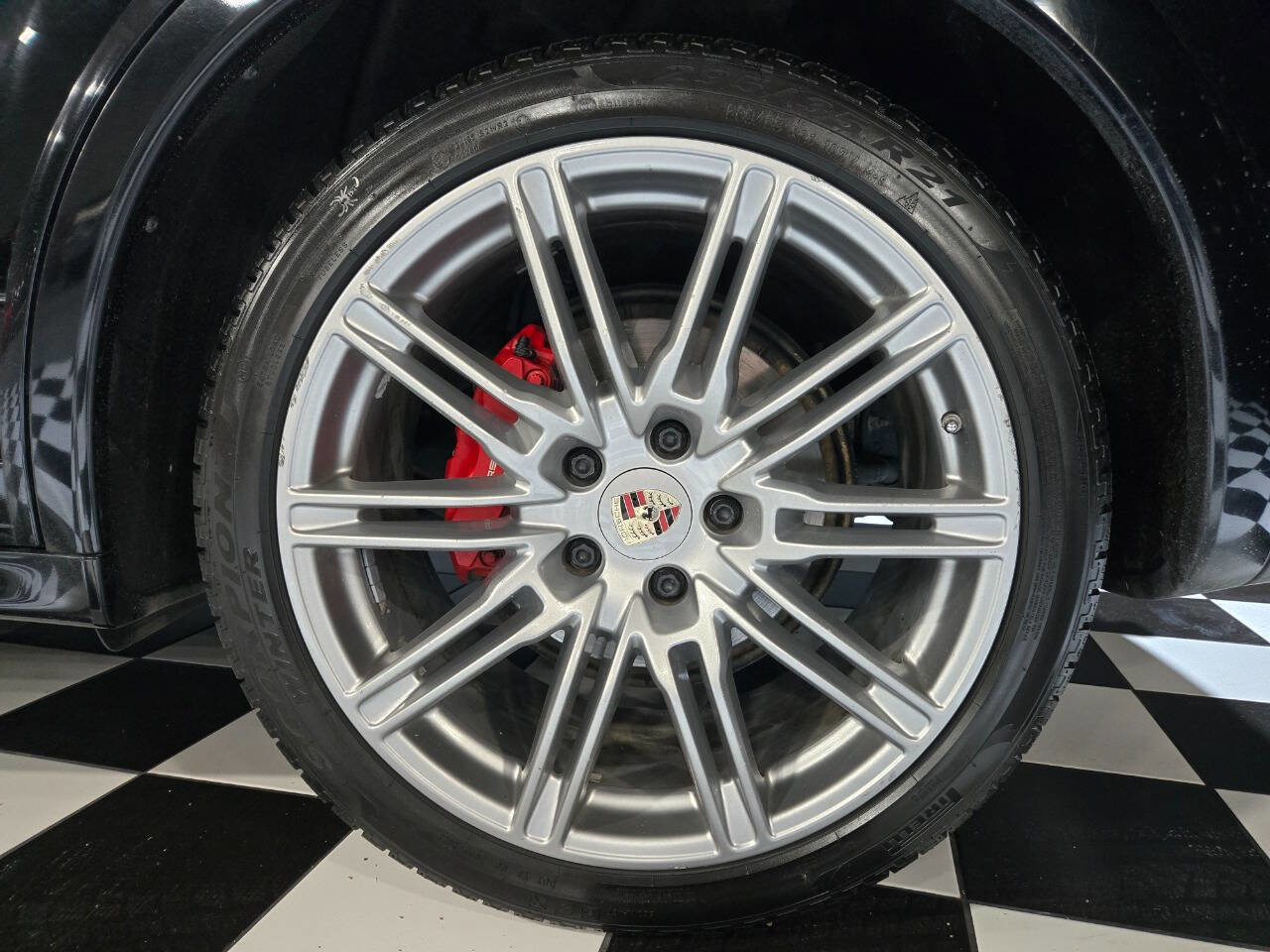 Used 2013 Porsche Cayenne GTS image 24