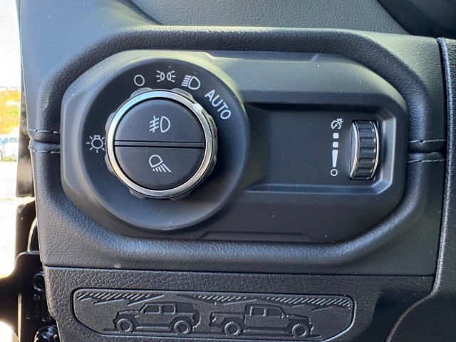 New 2026 Jeep Gladiator Mojave w/ Steel Bumper Group AWD/4WD image 15