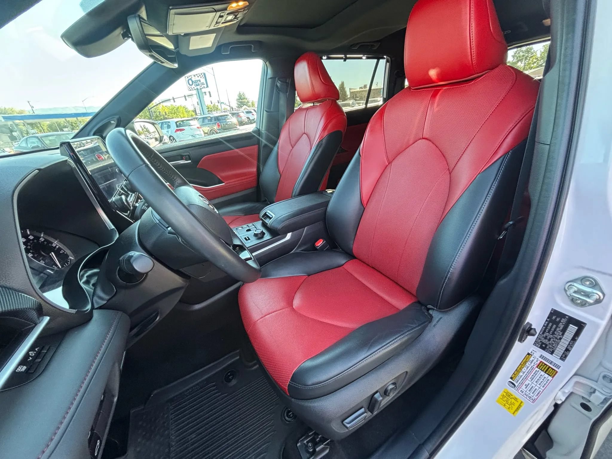 Used 2023 Toyota Highlander XSE AWD/4WD image 11