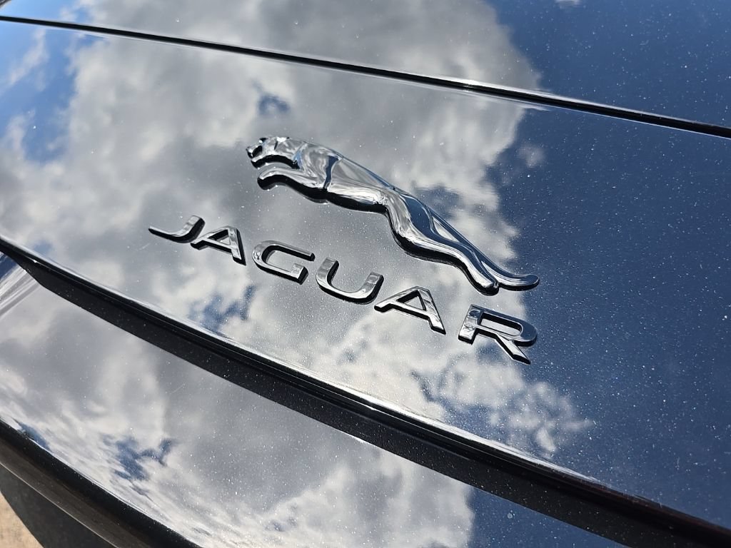 Used 2024 Jaguar F-TYPE Convertible AWD image 8