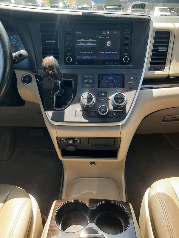 Used 2020 Toyota Sienna XLE AWD/4WD image 15