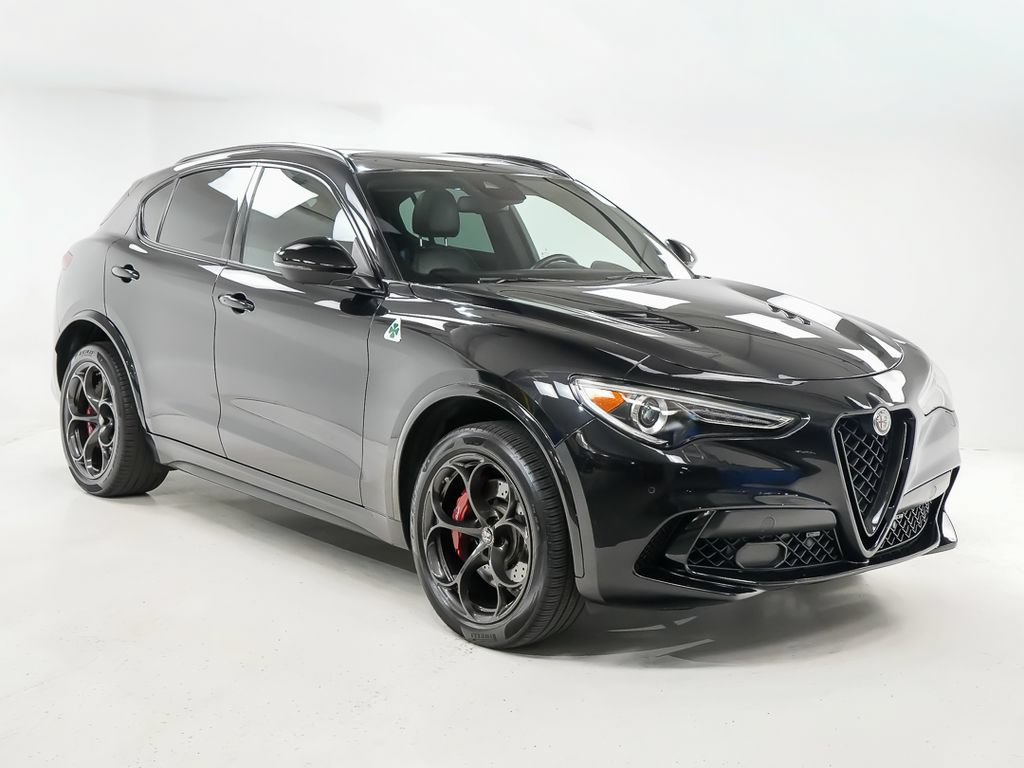 Used 2022 Alfa Romeo Stelvio Quadrifoglio w/ Active Assist Plus Package AWD/4WD image 8