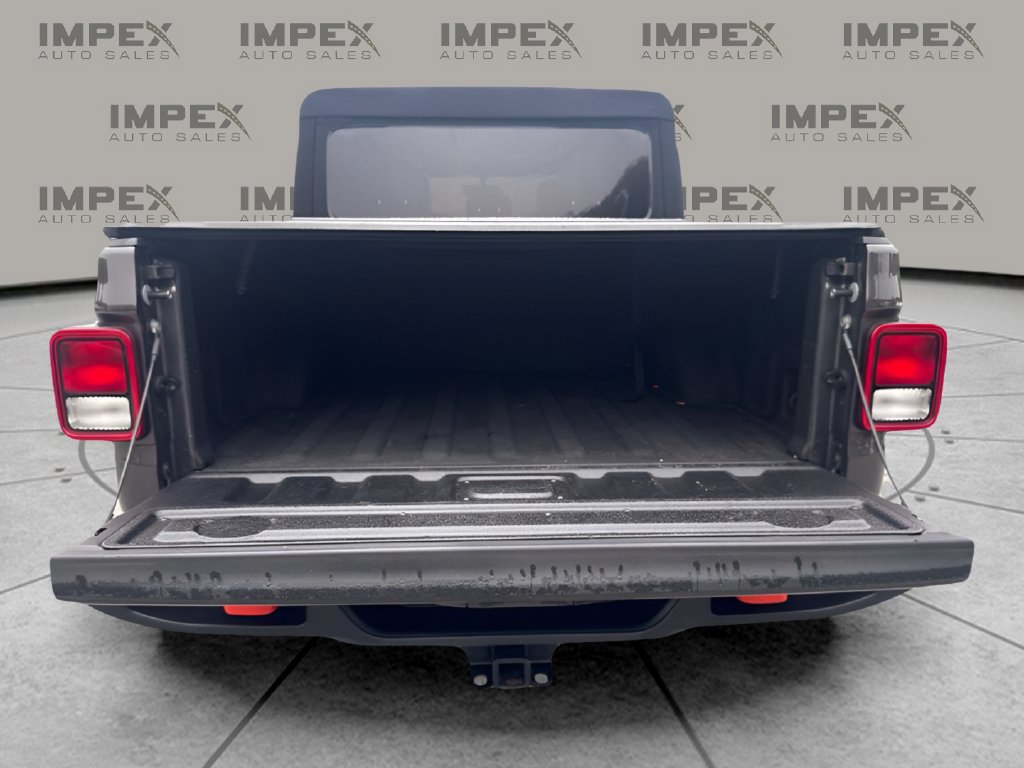 Used 2023 Jeep Gladiator Mojave w/ Cold Weather Group AWD/4WD image 28