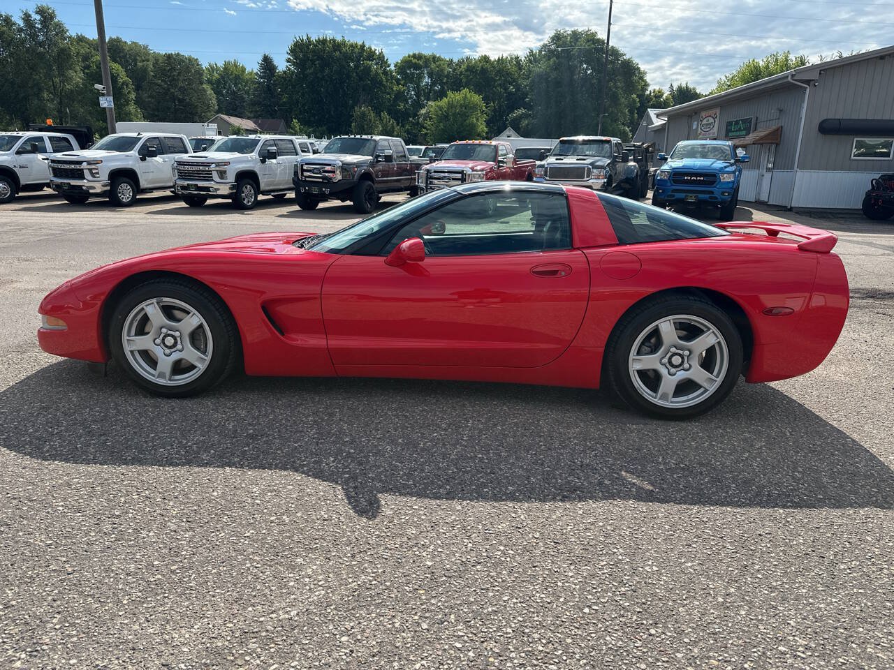 Used 1997 Chevrolet Corvette Coupe w/ Performance Handling Pkg RWD image 2