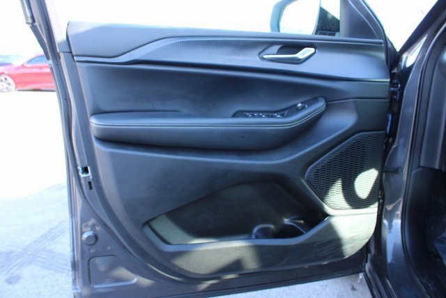 Used 2024 Jeep Grand Cherokee Laredo X w/ Luxury Tech Group I image 9