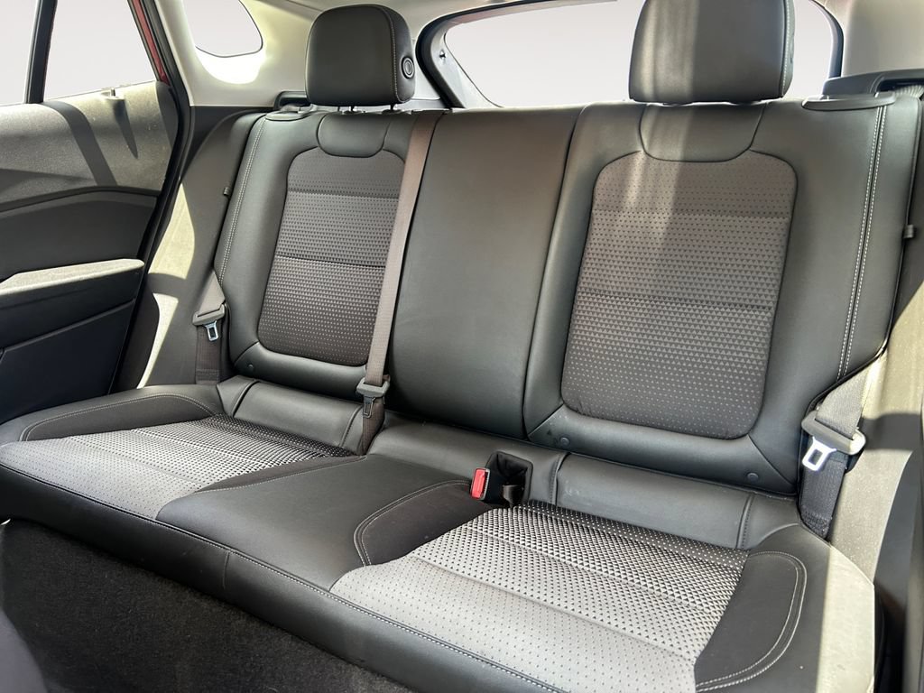 Used 2025 Chevrolet Trax LT FWD image 13