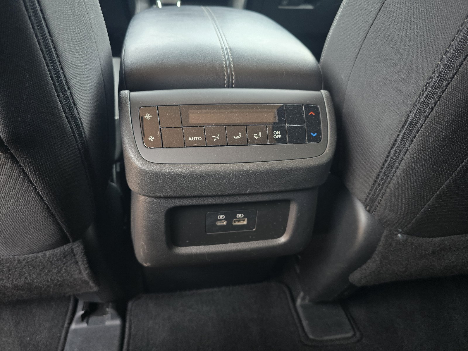 Certified 2025 Nissan Pathfinder SV FWD image 25