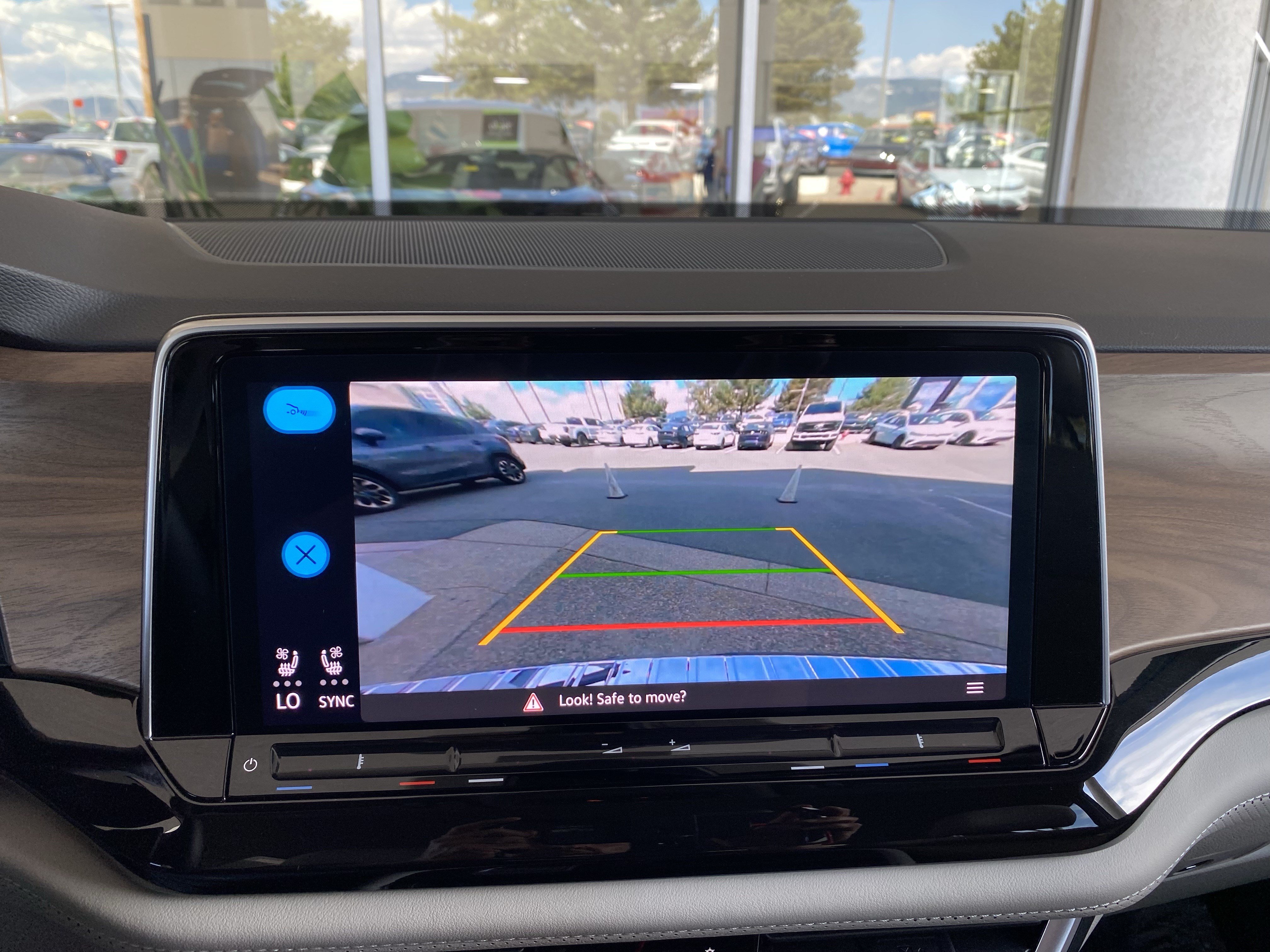 Certified 2026 Volkswagen Atlas SE AWD/4WD image 4
