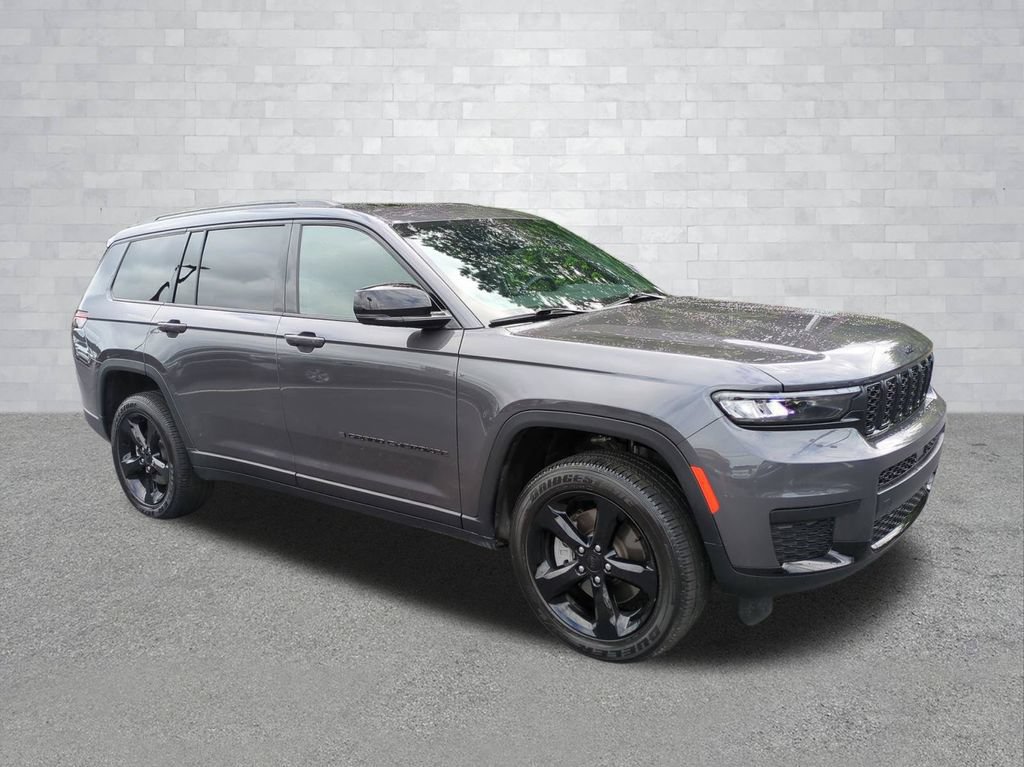 Used 2025 Jeep Grand Cherokee L Altitude AWD/4WD image 2