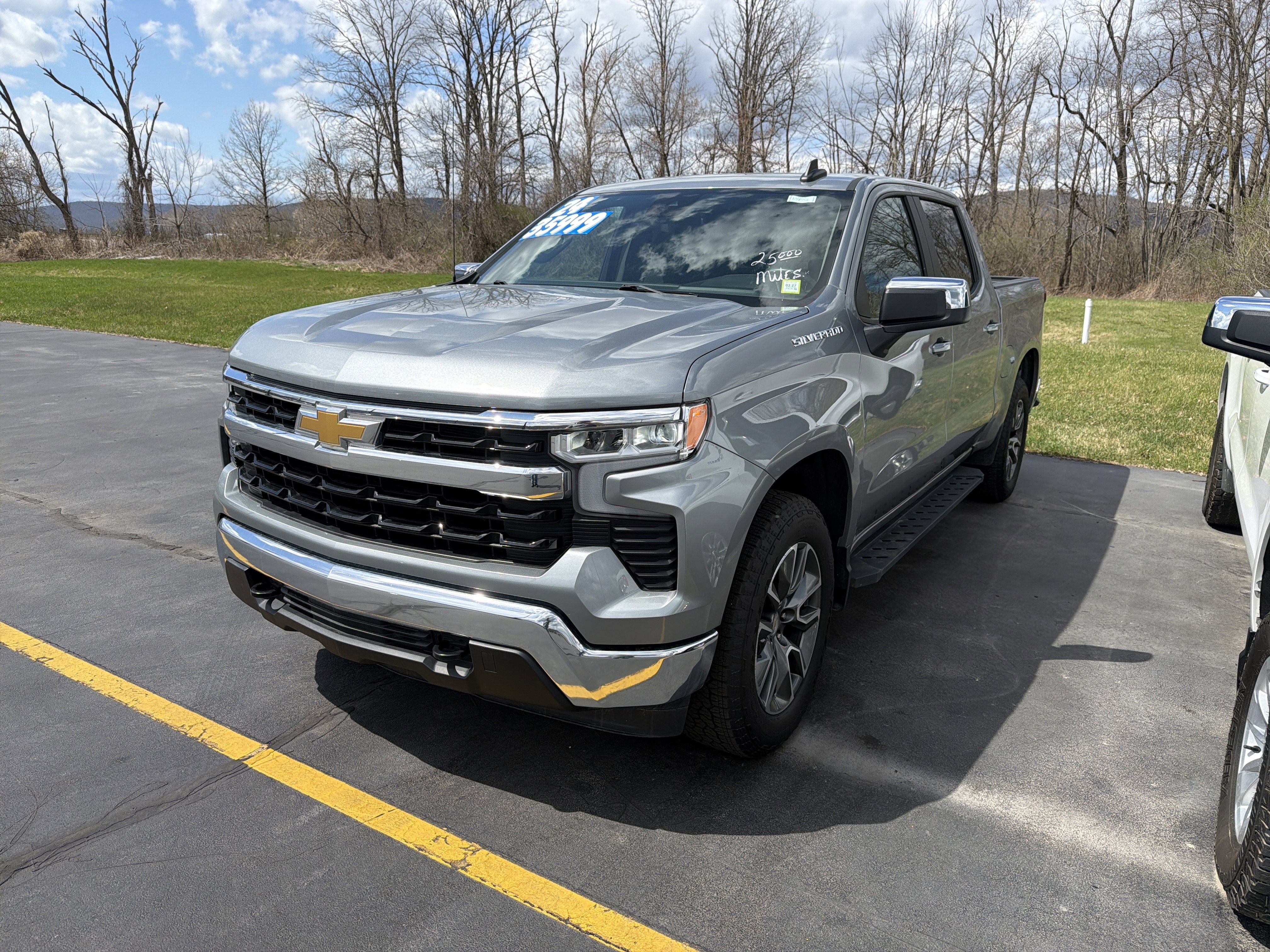 Used 2024 Chevrolet Silverado 1500 LT image 5