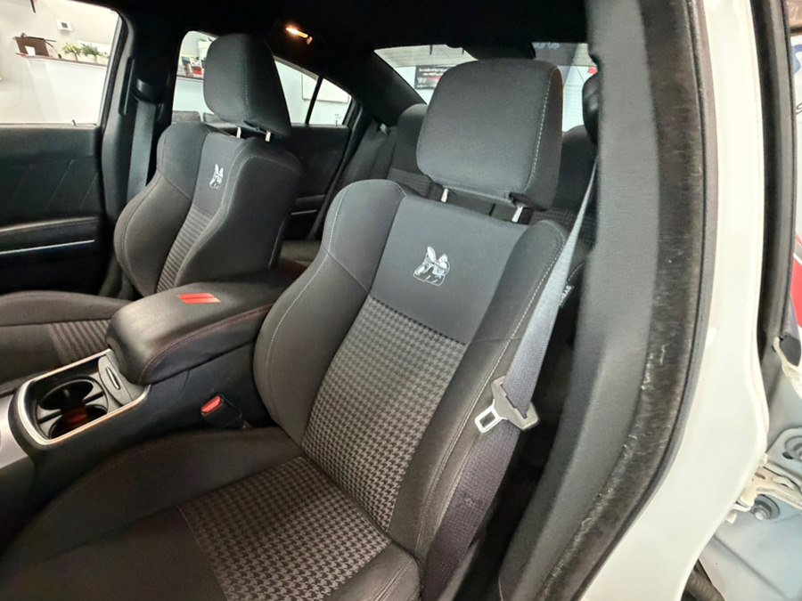Used 2019 Dodge Charger Scat Pack w/ Navigation & Travel Group RWD image 19