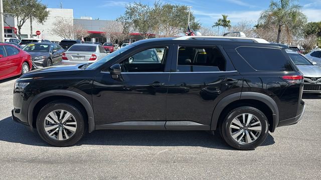 Used 2023 Nissan Pathfinder SL image 4