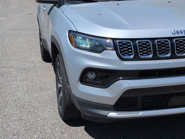 Used 2024 Jeep Compass Limited w/ Sun and Sound Group AWD/4WD image 9