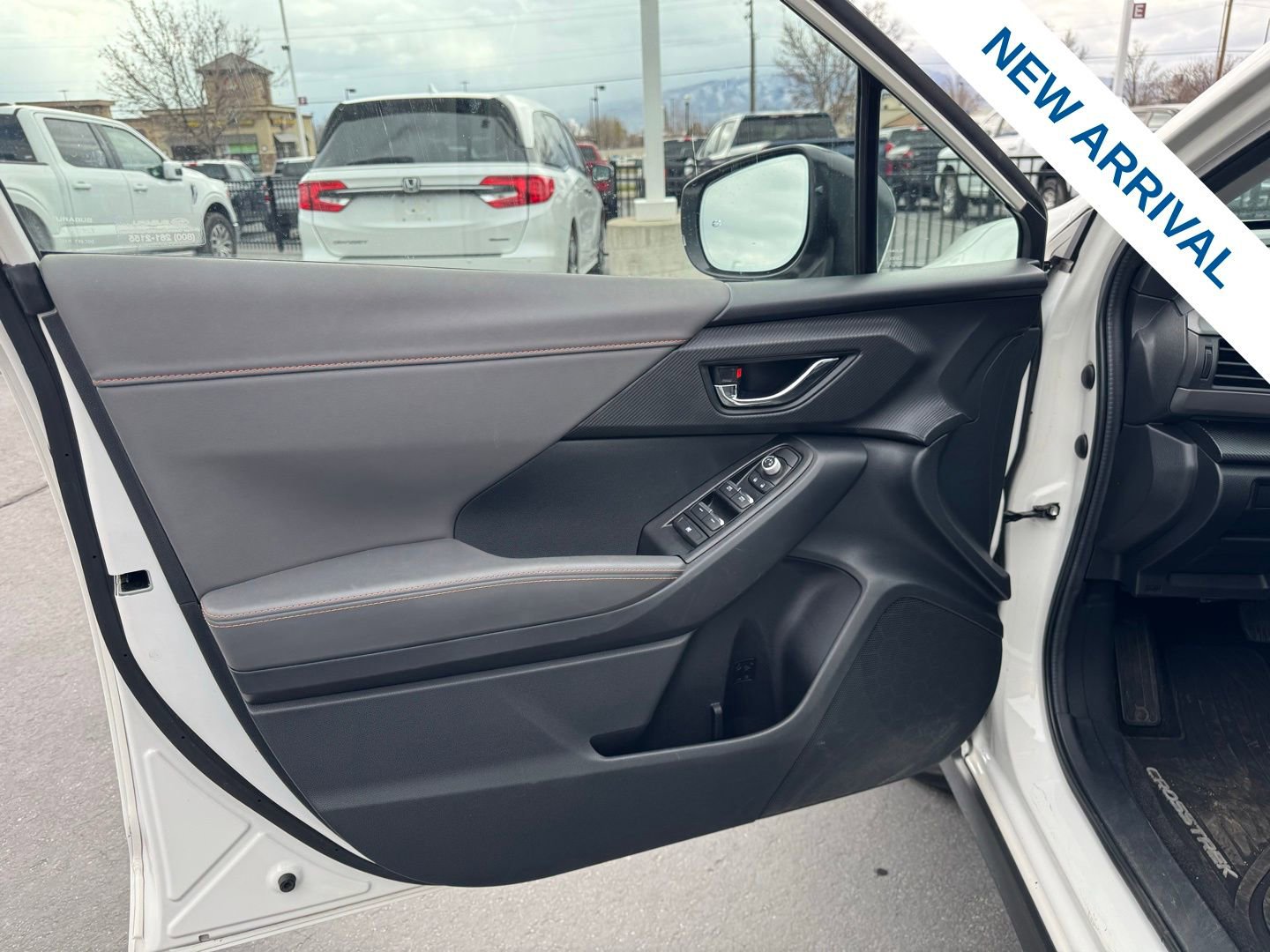 Used 2024 Subaru Crosstrek 2.5i Limited w/ Crosstrek Mirror Package image 17