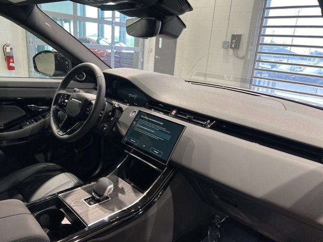 Used 2025 Land Rover Range Rover Evoque S image 55