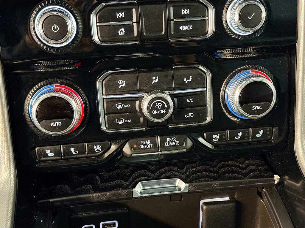 Used 2024 GMC Yukon XL Denali AWD/4WD image 15