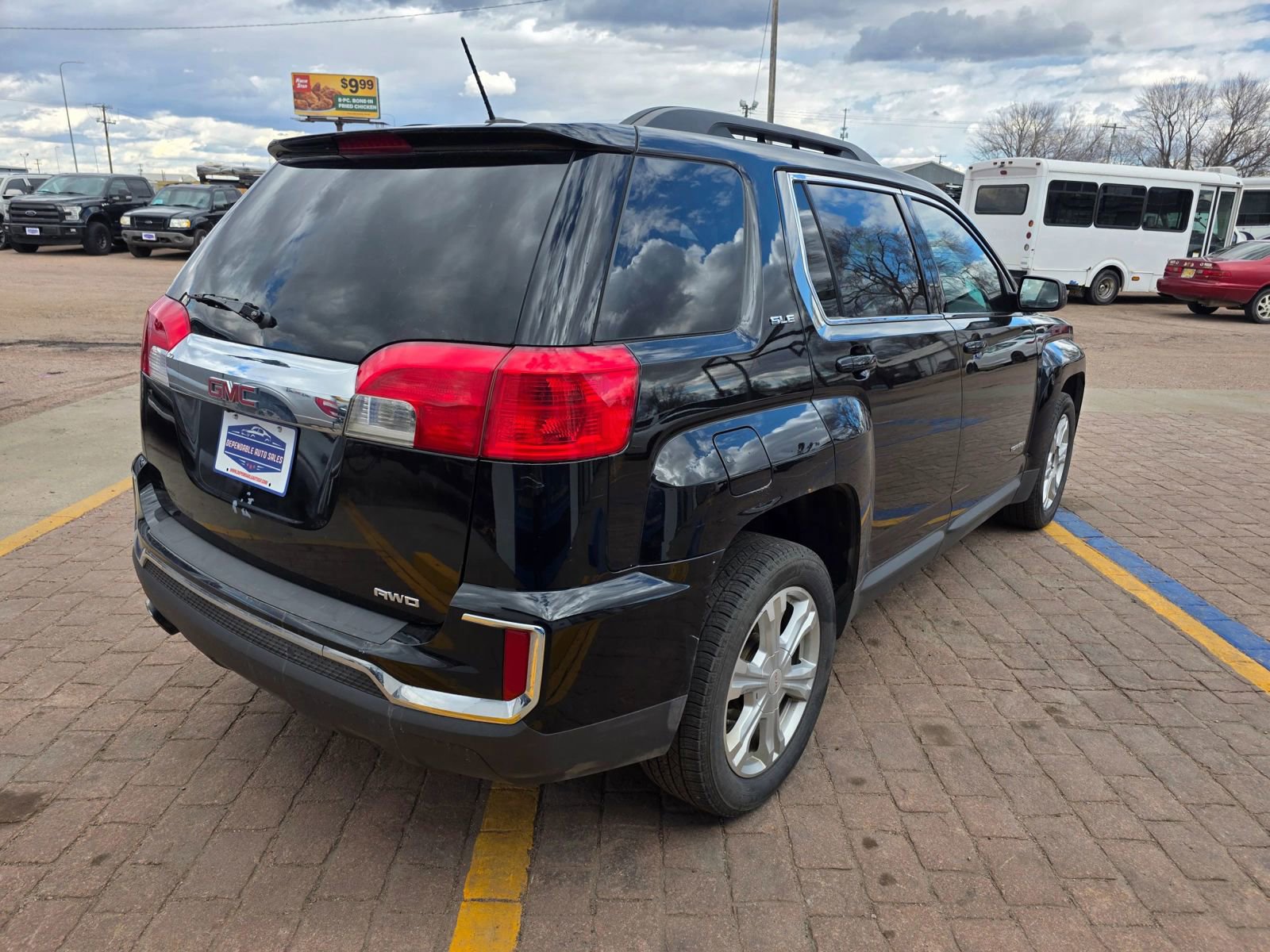 Used 2017 GMC Terrain SLE w/ Driver Alert Package I image 5
