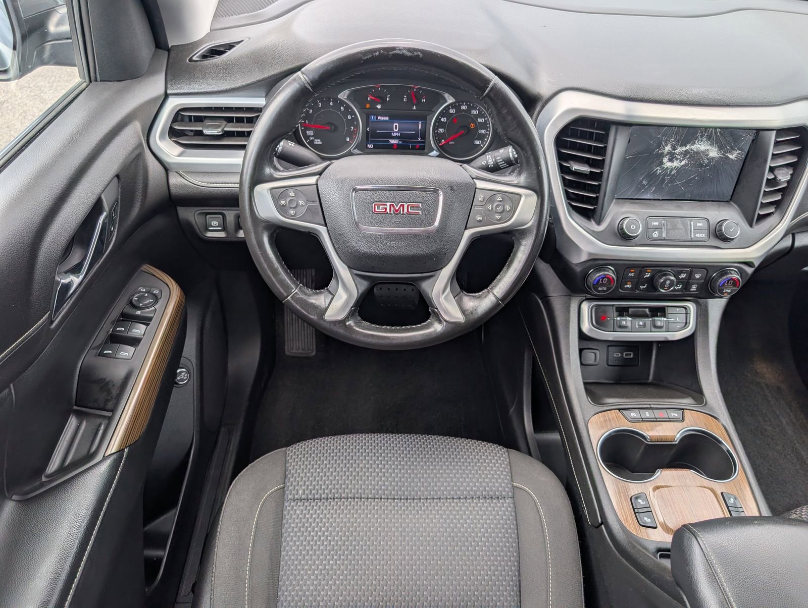 Used 2020 GMC Acadia SLE w/ Driver Convenience Package FWD image 18