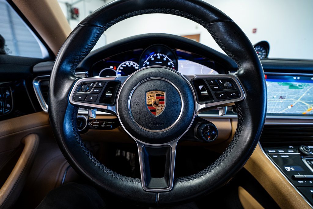Used 2019 Porsche Panamera image 41