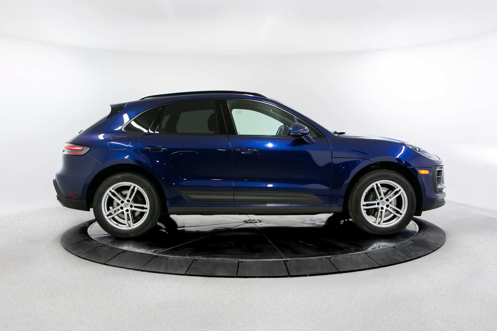 Certified 2023 Porsche Macan AWD/4WD image 8