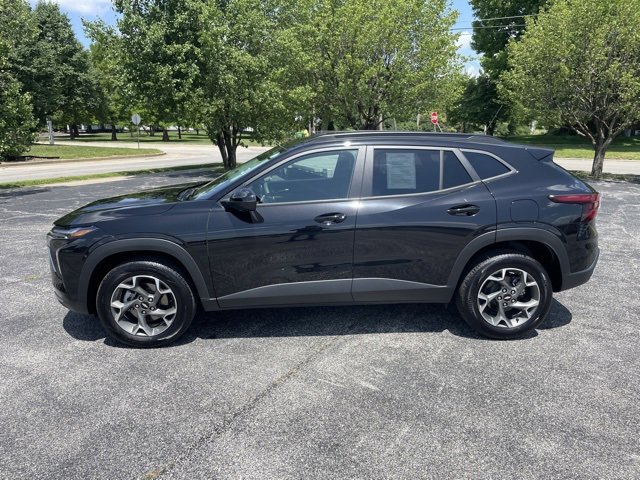 Used 2024 Chevrolet Trax LT image 8