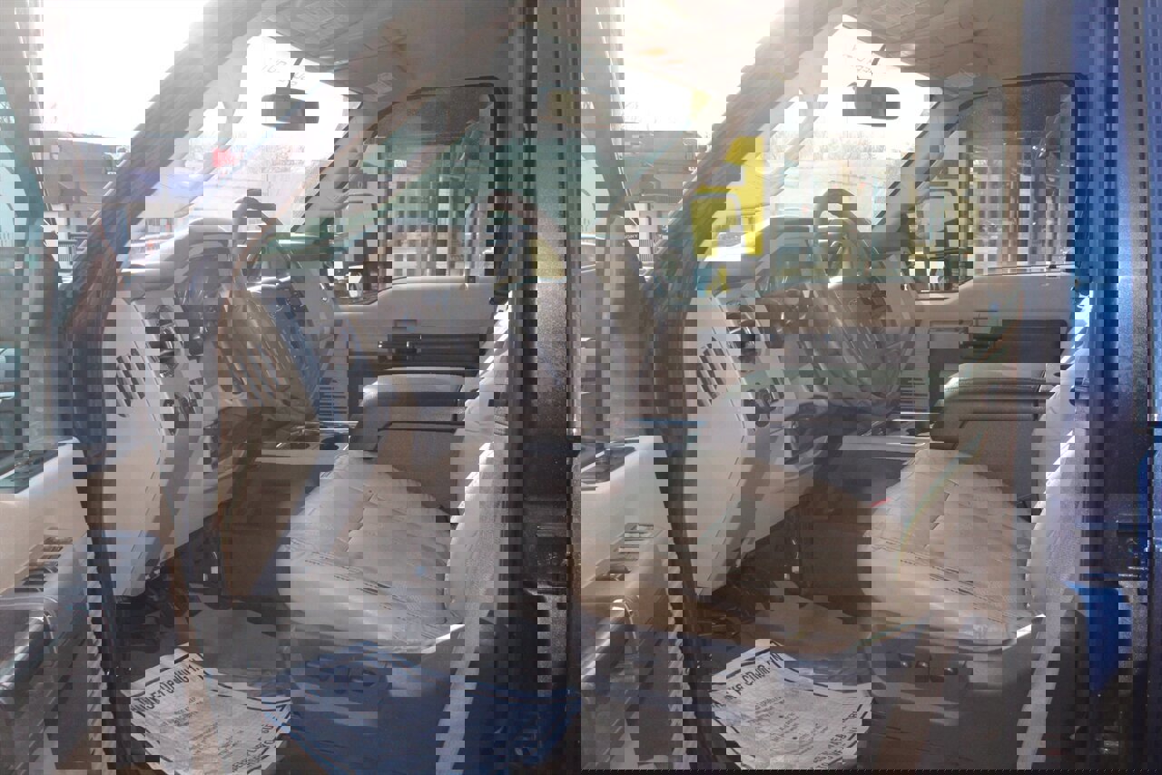 Used 2015 Ford F250 Lariat w/ Chrome Package image 9