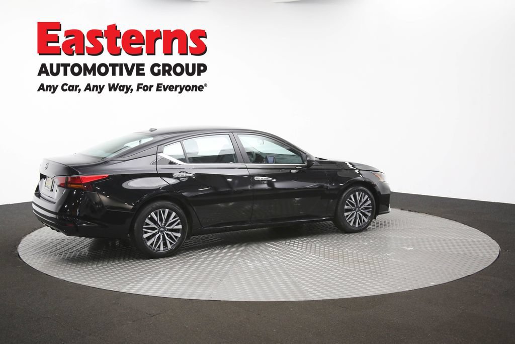 Used 2025 Nissan Altima 2.5 SV FWD image 40