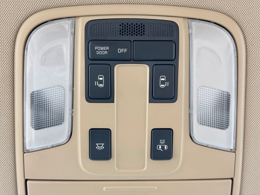 Used 2017 Kia Sedona LX FWD image 57