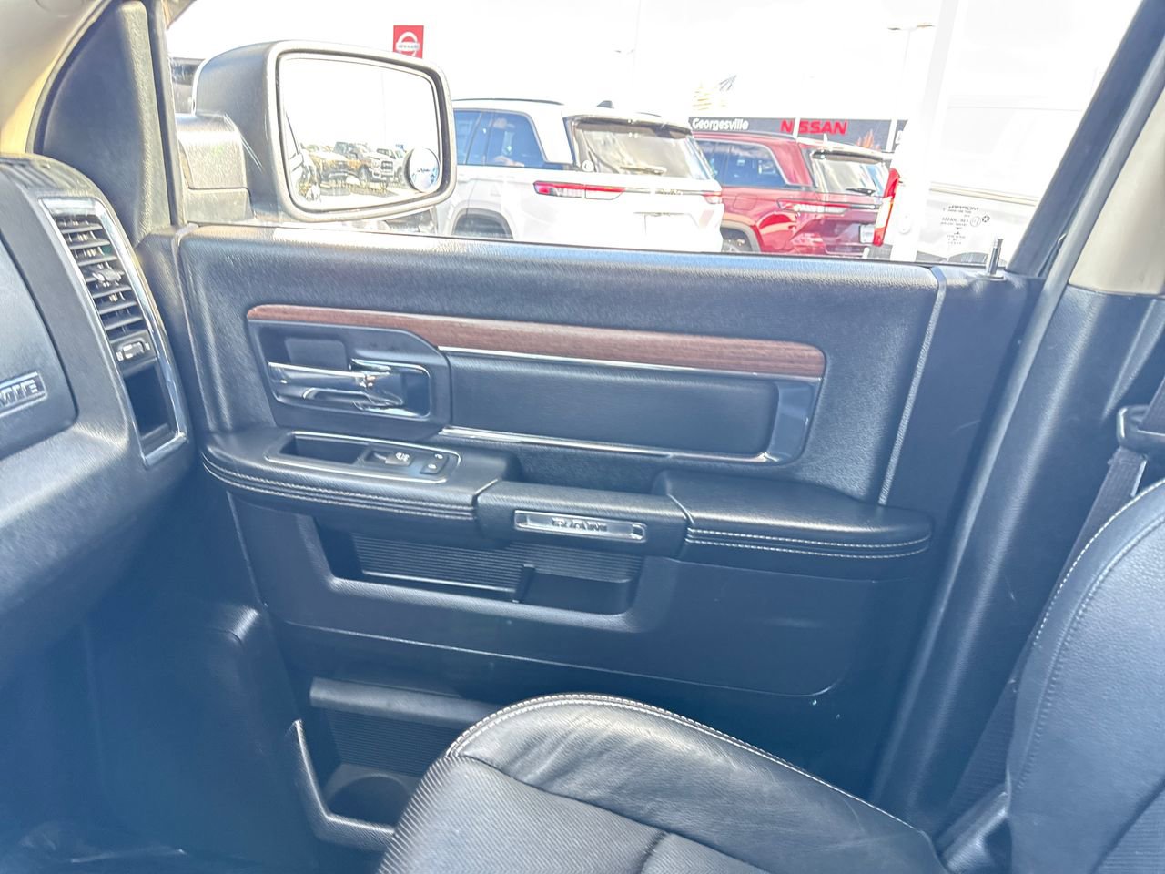 Used 2016 RAM 1500 Laramie w/ Convenience Group image 23