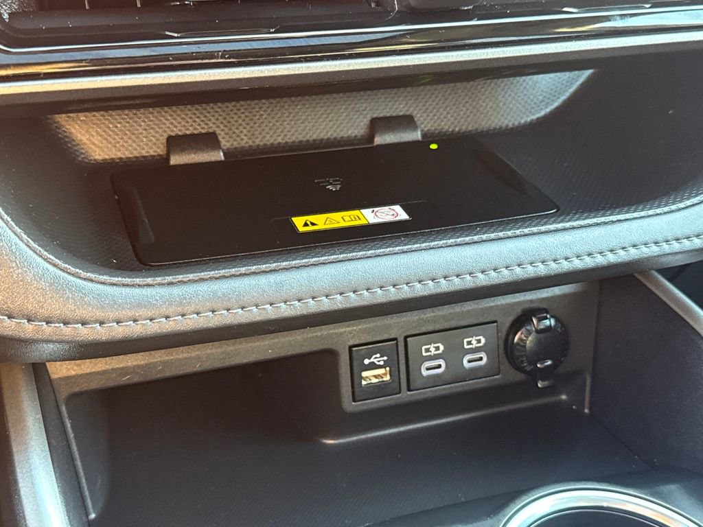 Used 2024 Toyota Highlander XLE image 27