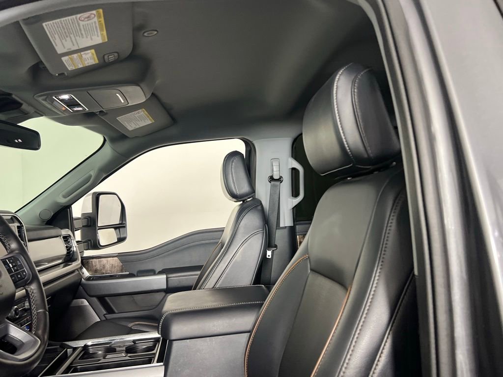 Used 2025 Ford F250 Lariat w/ Chrome Package image 23