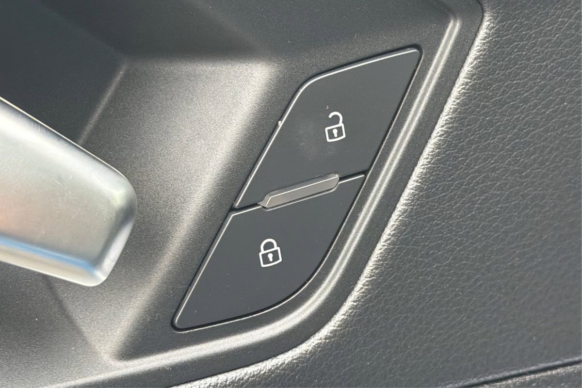 Used 2023 Audi Q3 2.0T Premium image 40