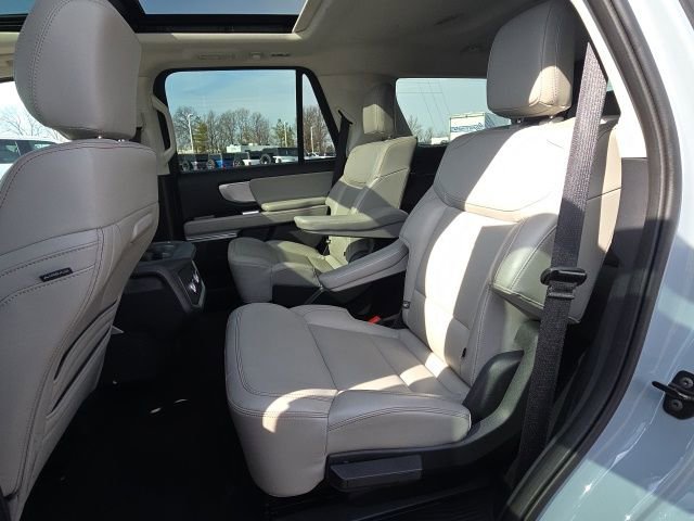 Certified 2025 Ford Expedition Active image 21
