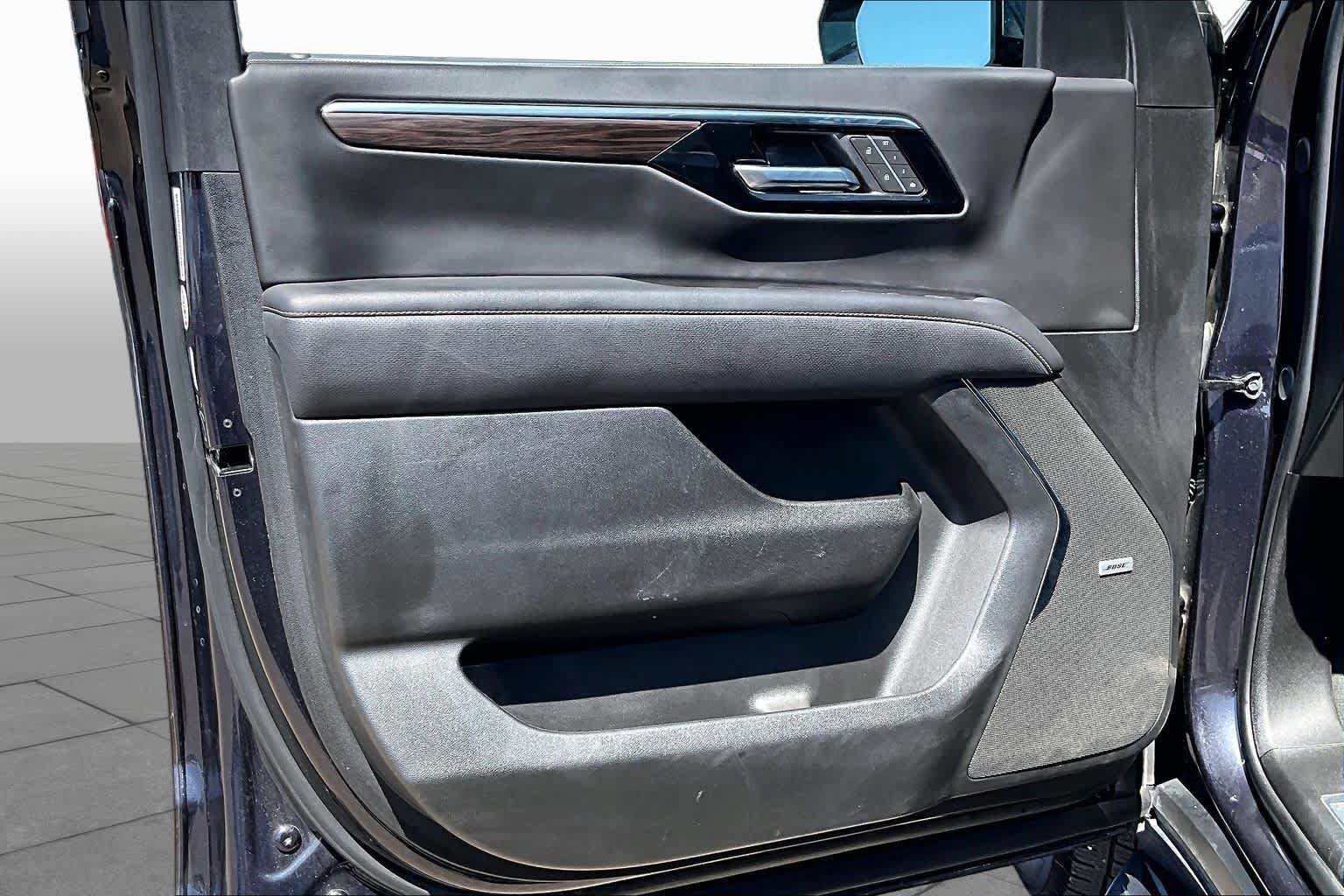 Used 2025 Chevrolet Tahoe Premier AWD/4WD image 22