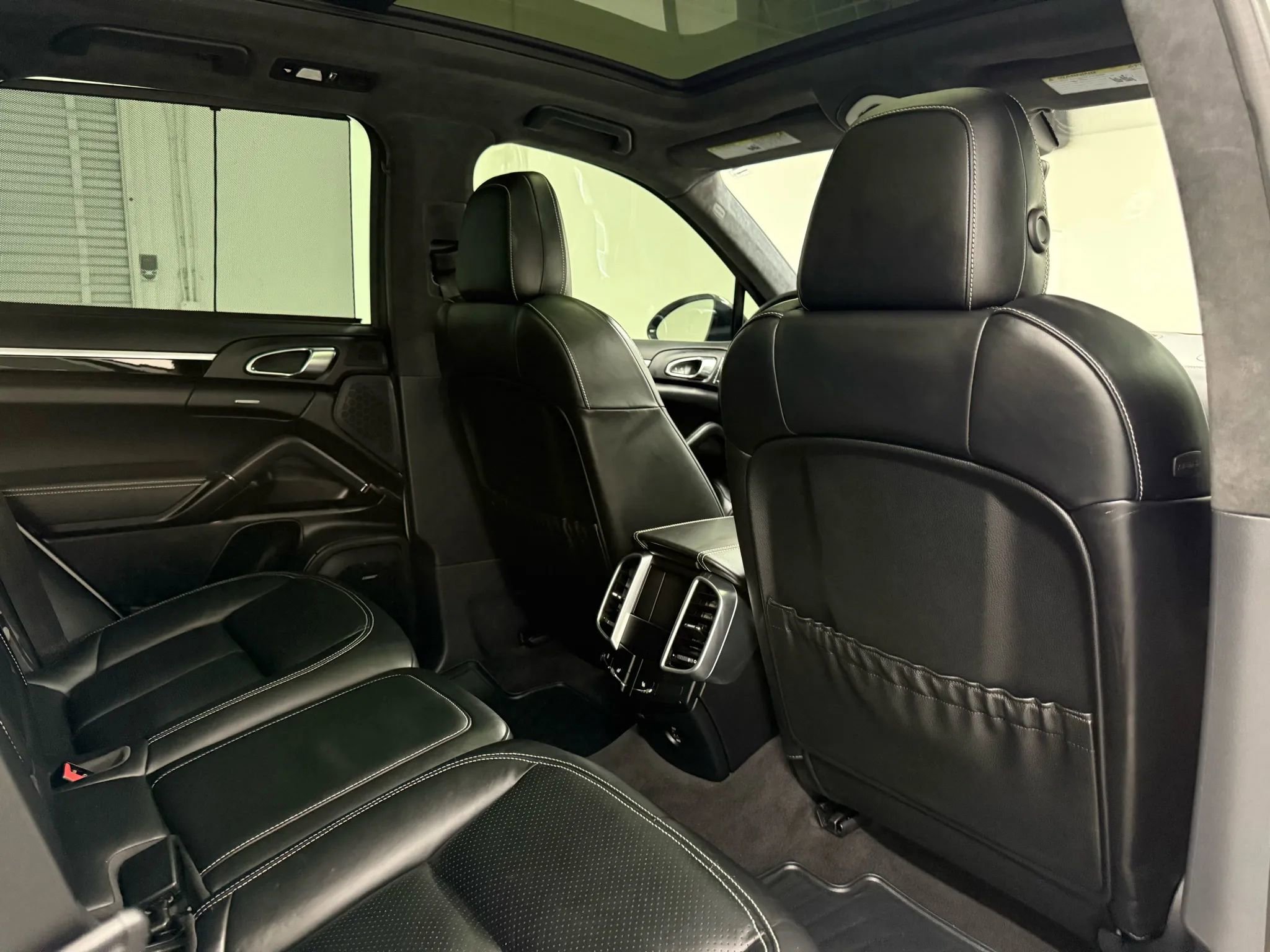 Used 2018 Porsche Cayenne GTS w/ Premium Package Plus image 34