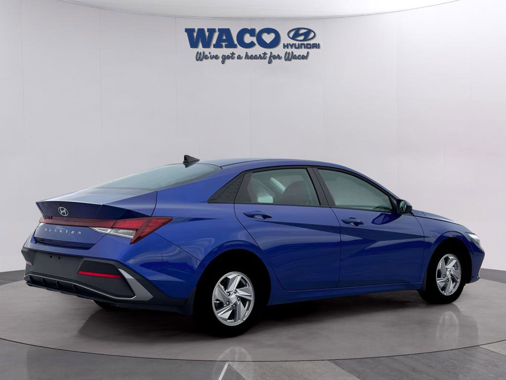 Used 2026 Hyundai Elantra SE w/ Cargo Package image 8