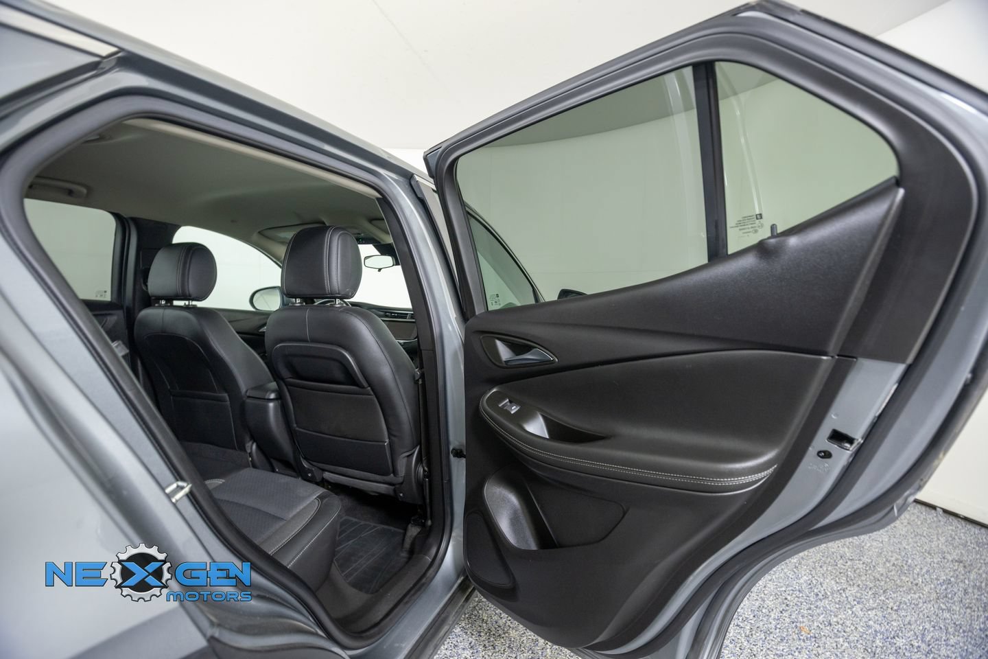 Used 2023 Buick Encore GX Preferred w/ Cold Weather Comfort Package AWD/4WD image 33