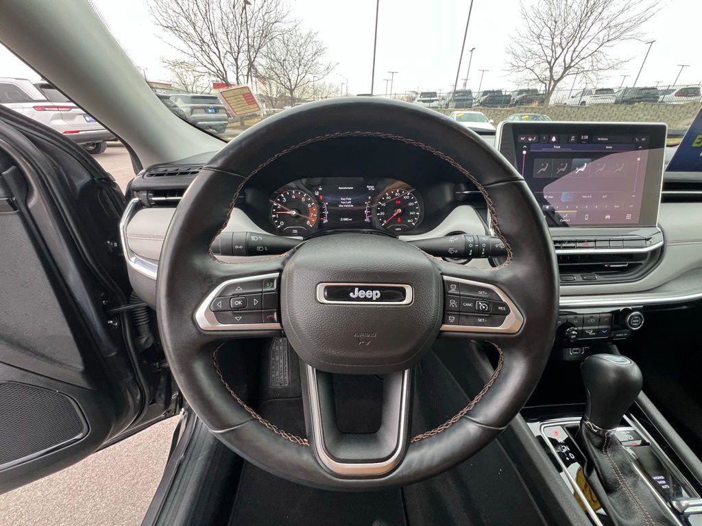 Used 2022 Jeep Compass Limited image 36