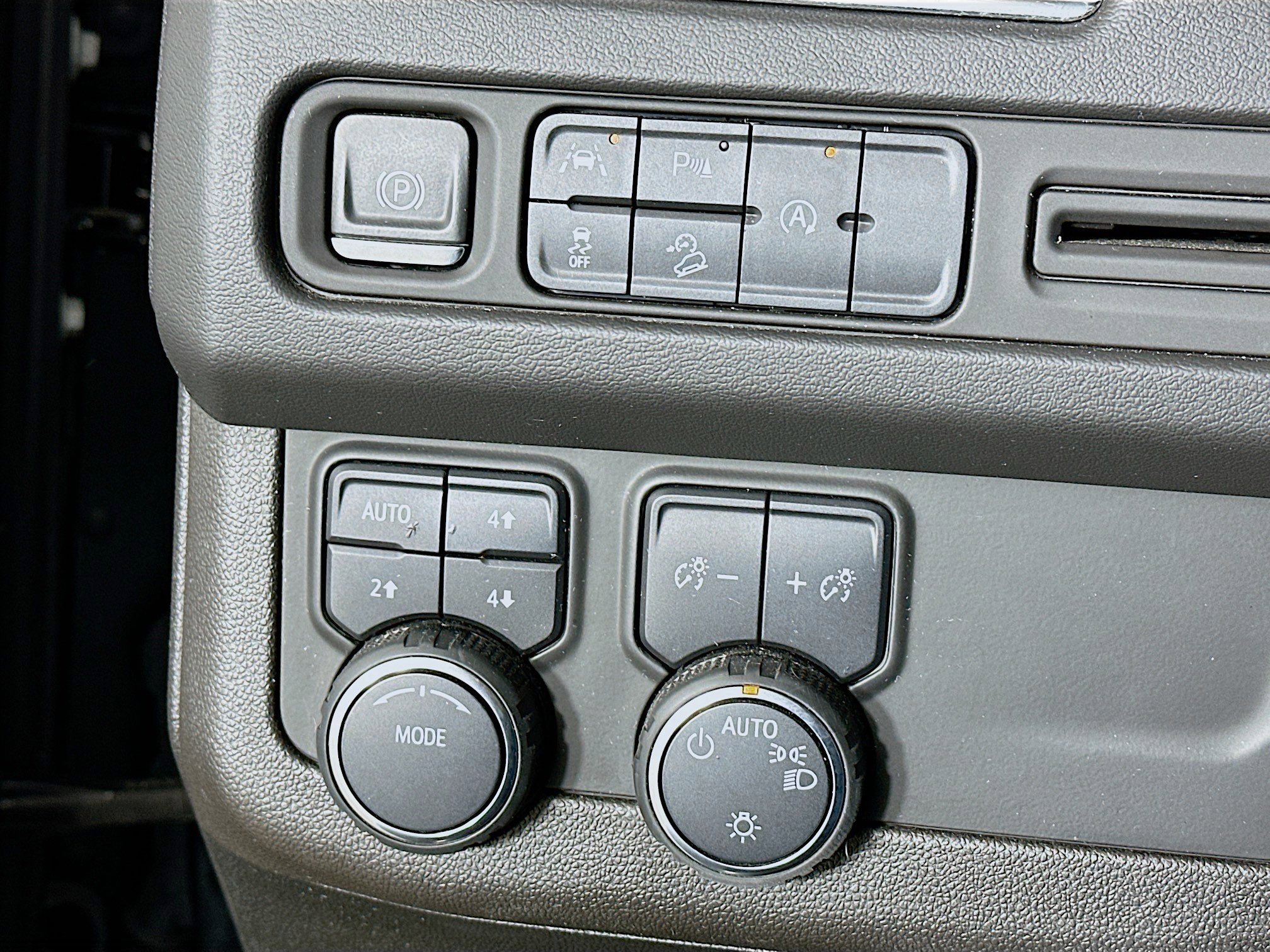 Used 2024 Chevrolet Tahoe Premier image 17