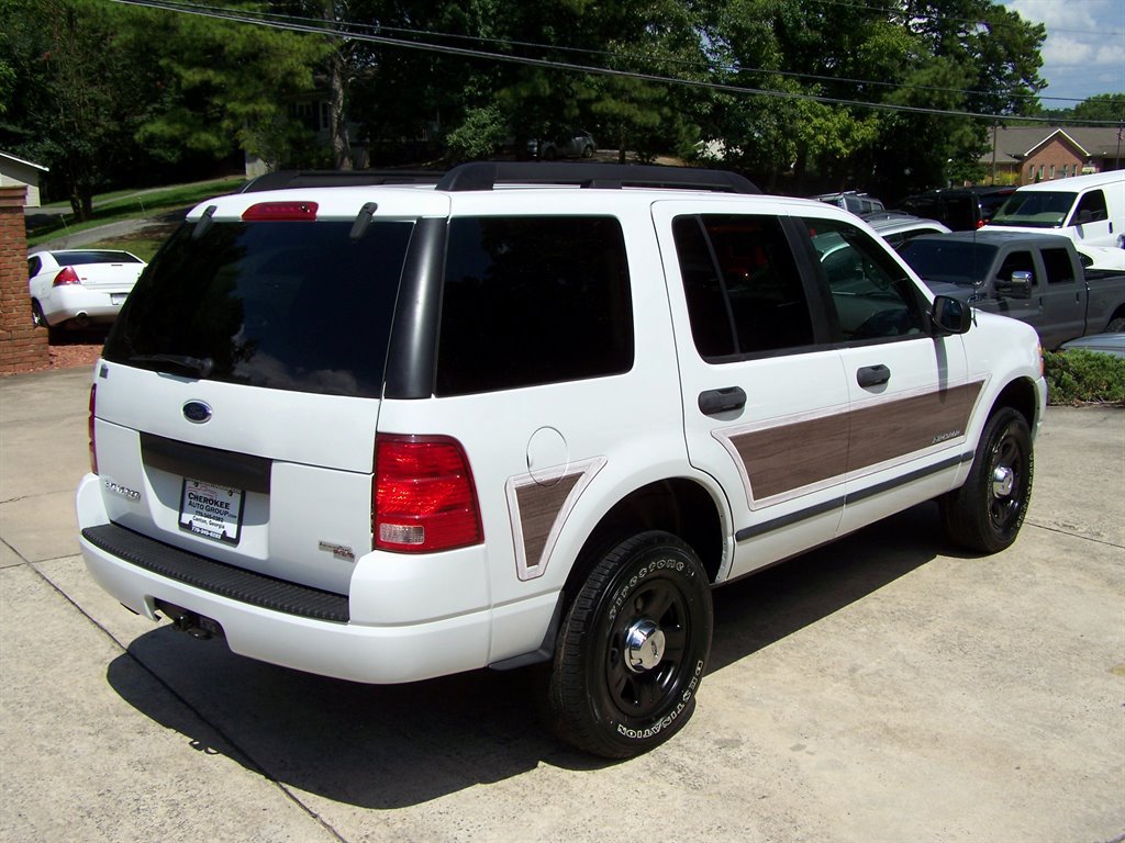 Used 2005 Ford Explorer XLS AWD/4WD image 4
