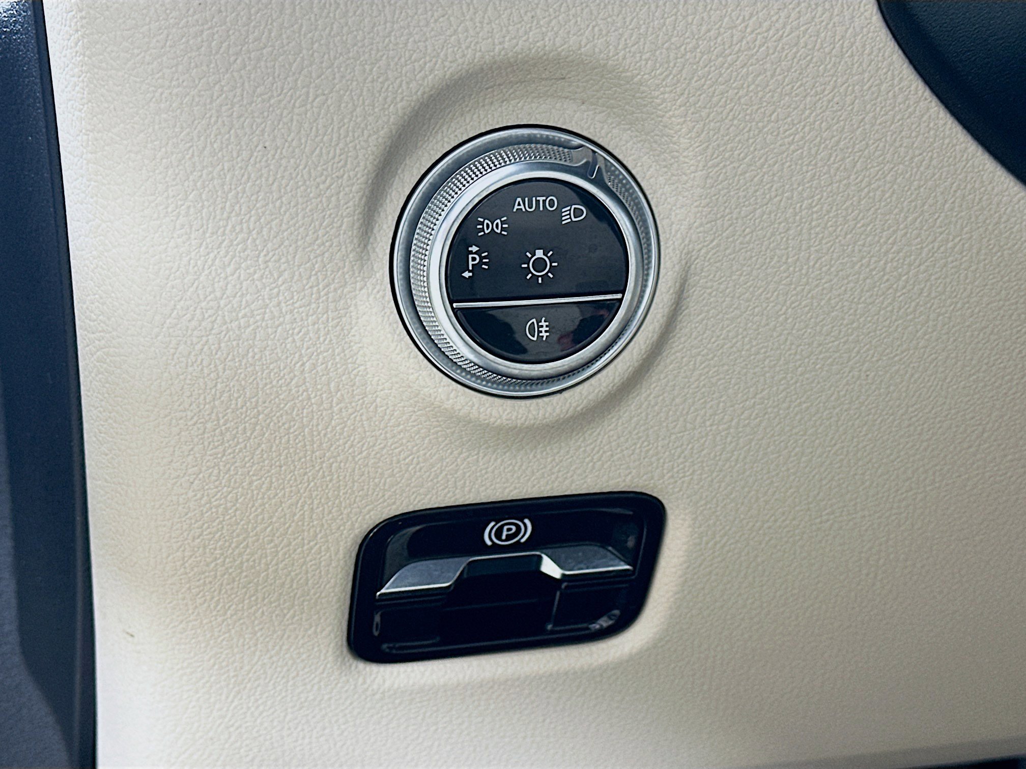 Certified 2024 Mercedes-Benz C 300 4MATIC Sedan image 10